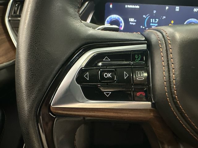 Used 2023 Jeep Grand Cherokee Summit AWD/4WD image 15