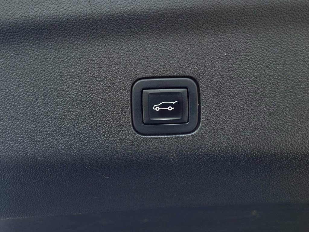 Used 2022 Chevrolet Tahoe RST w/ Luxury Package image 34