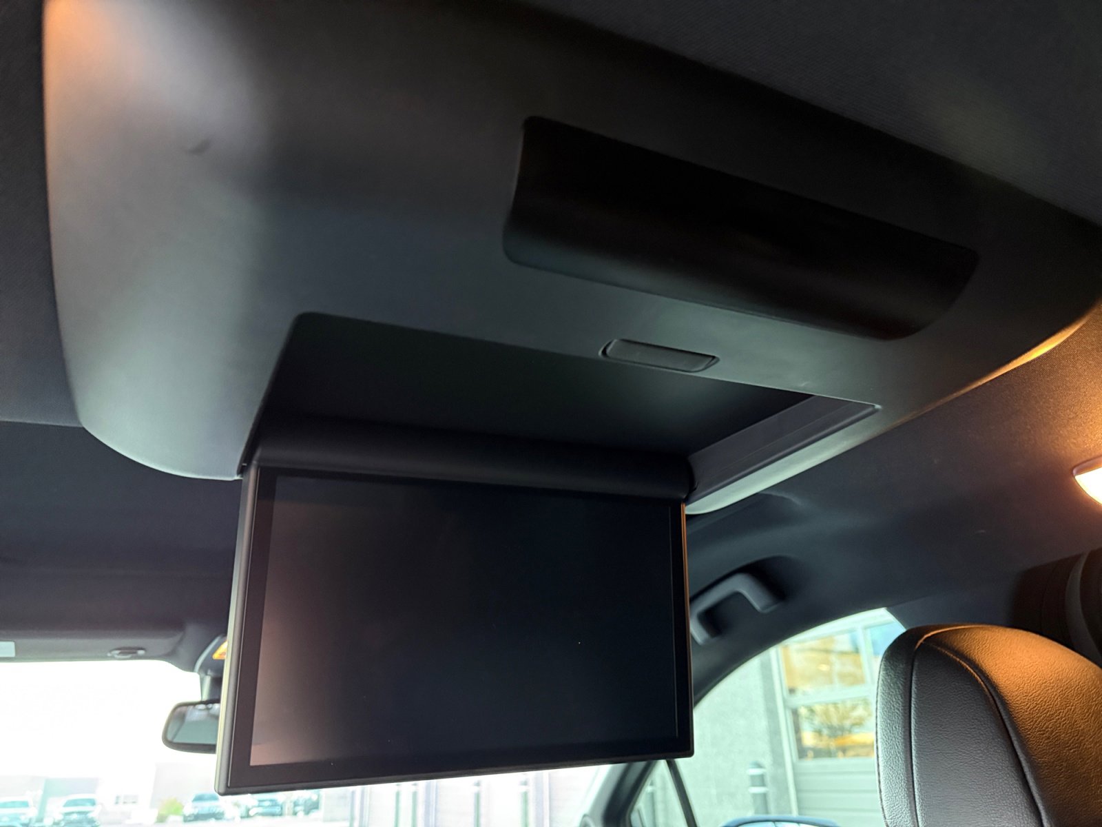 Used 2025 Toyota Sienna XLE Woodland Edition image 31