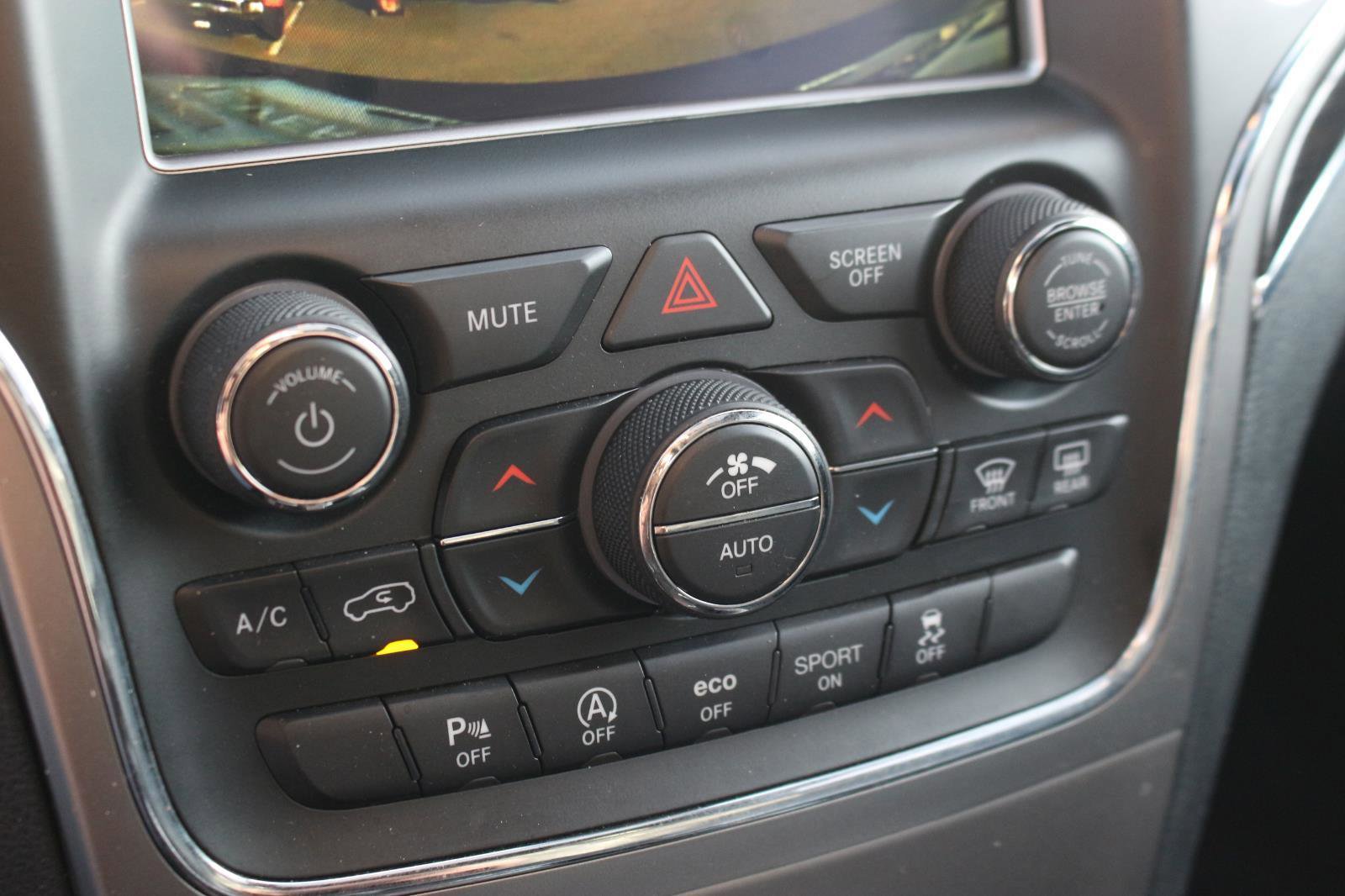 Used 2018 Jeep Grand Cherokee Overland RWD image 25