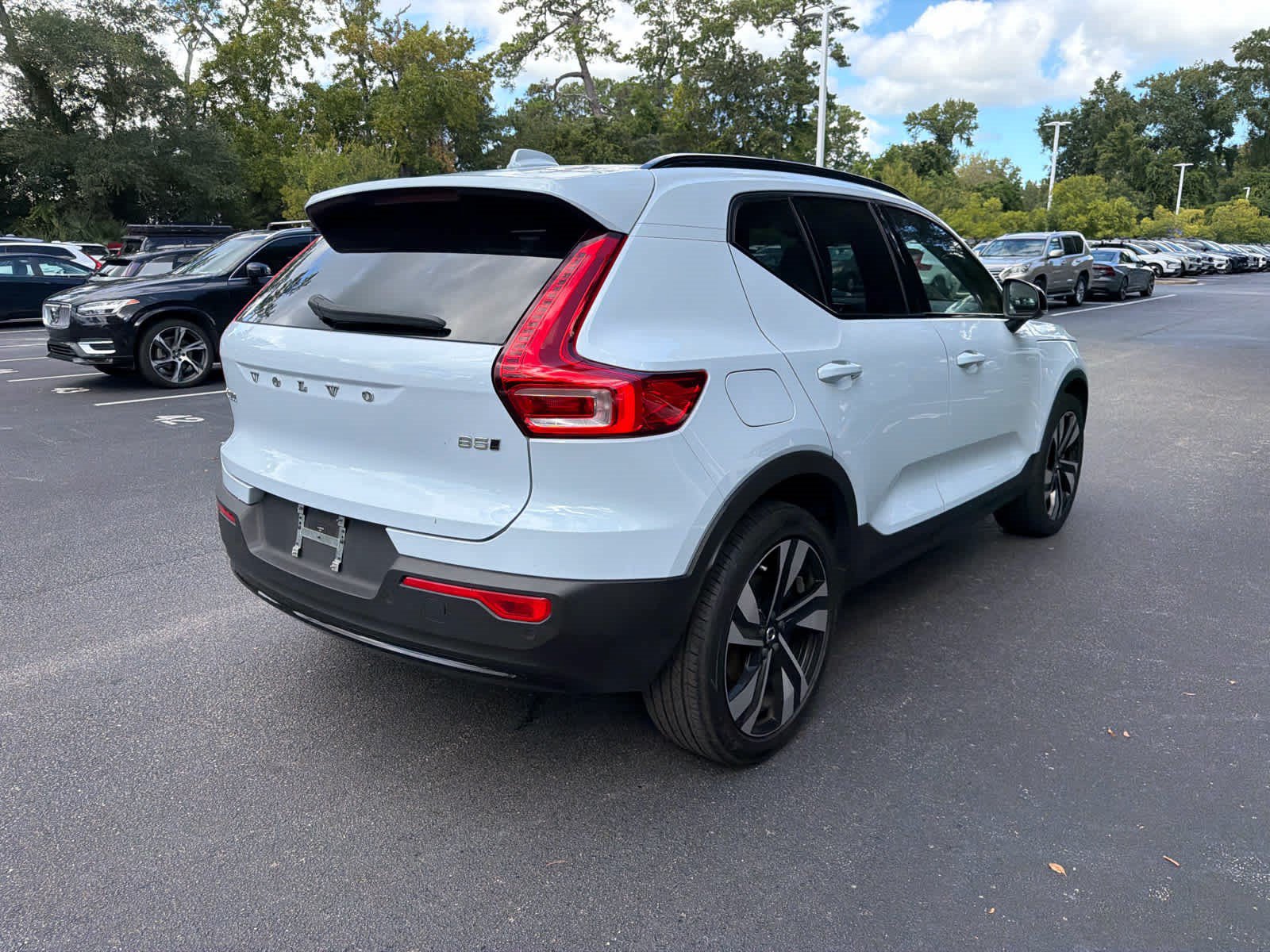 Used 2024 Volvo XC40 B5 Ultimate w/ Protection Package Premier AWD/4WD image 14