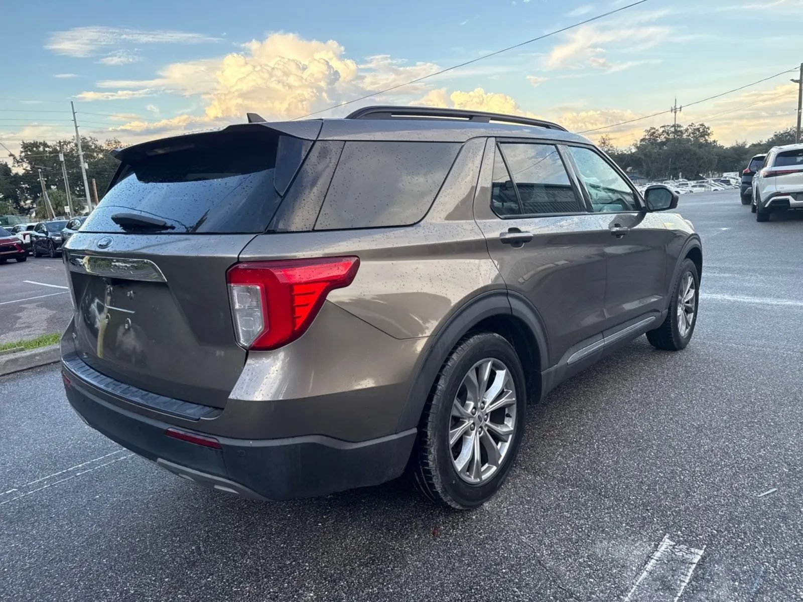 Used 2021 Ford Explorer XLT w/ Equipment Group 202A RWD image 9