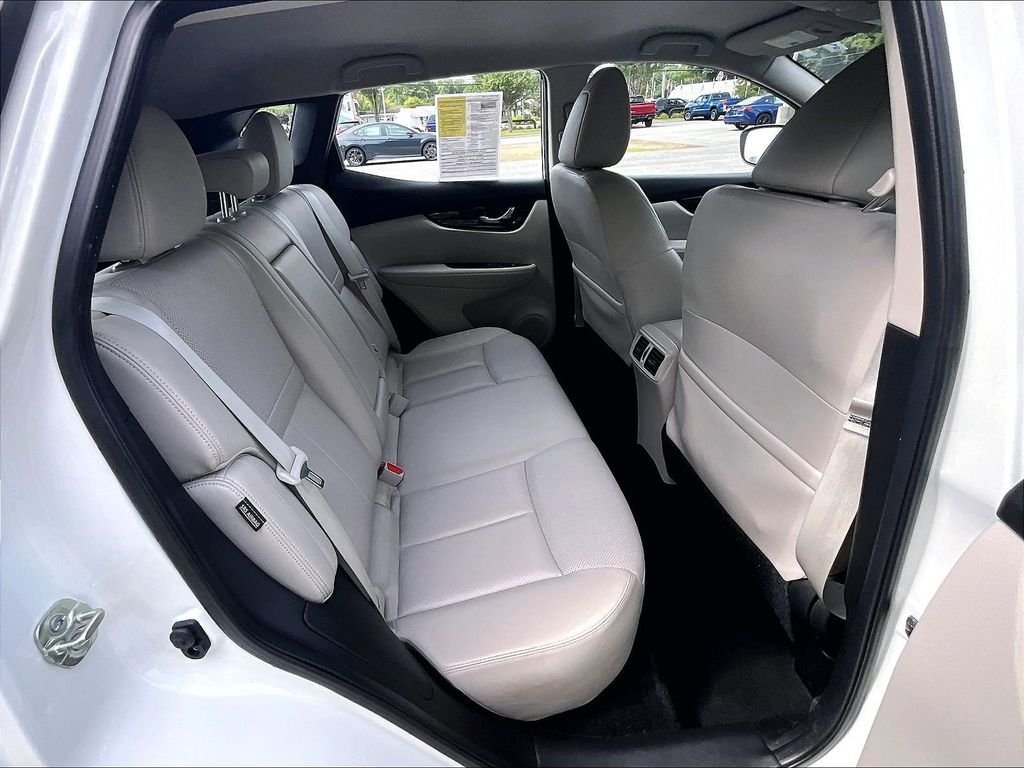 Used 2022 Nissan Rogue Sport SL AWD/4WD image 16