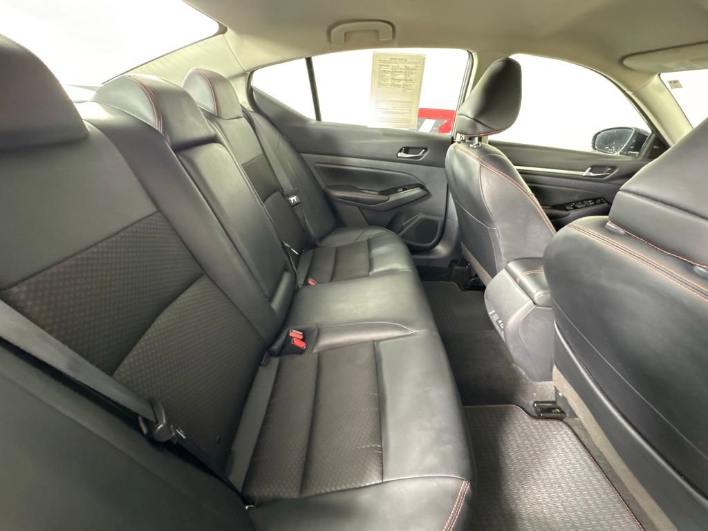 Used 2025 Nissan Altima 2.5 SR image 38