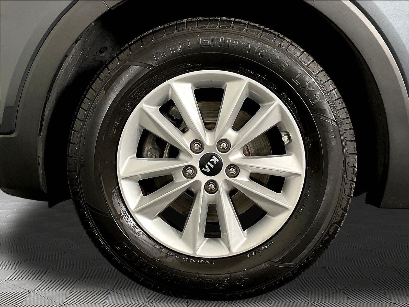 Used 2020 Kia Sorento LX FWD image 34