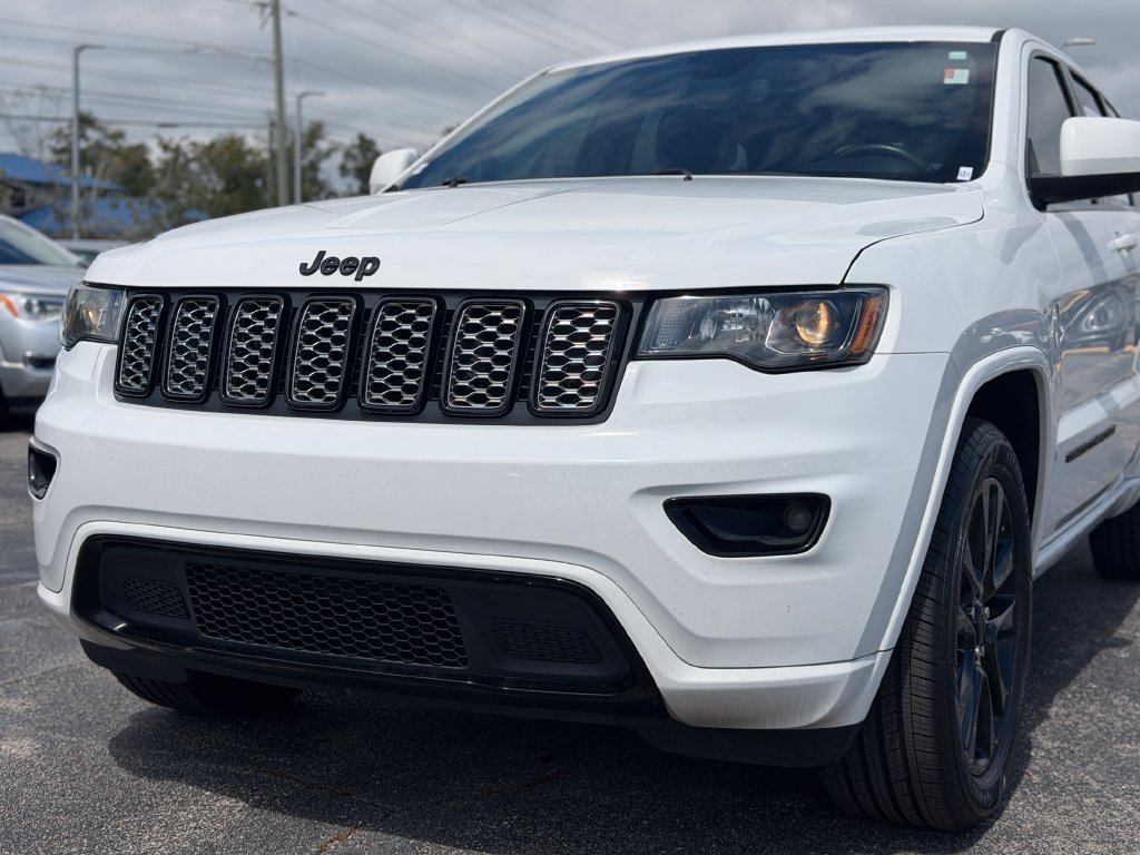 Used 2019 Jeep Grand Cherokee Altitude RWD image 13