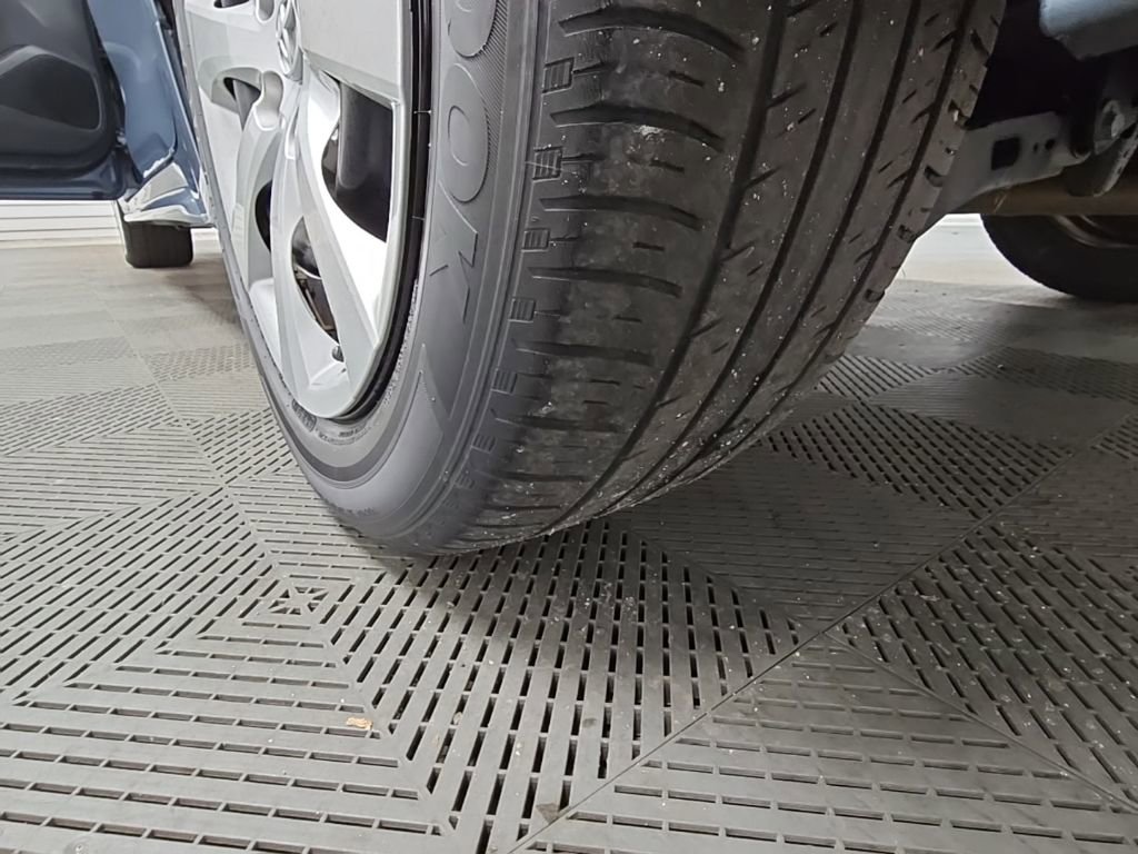 Used 2020 Toyota Corolla LE image 38