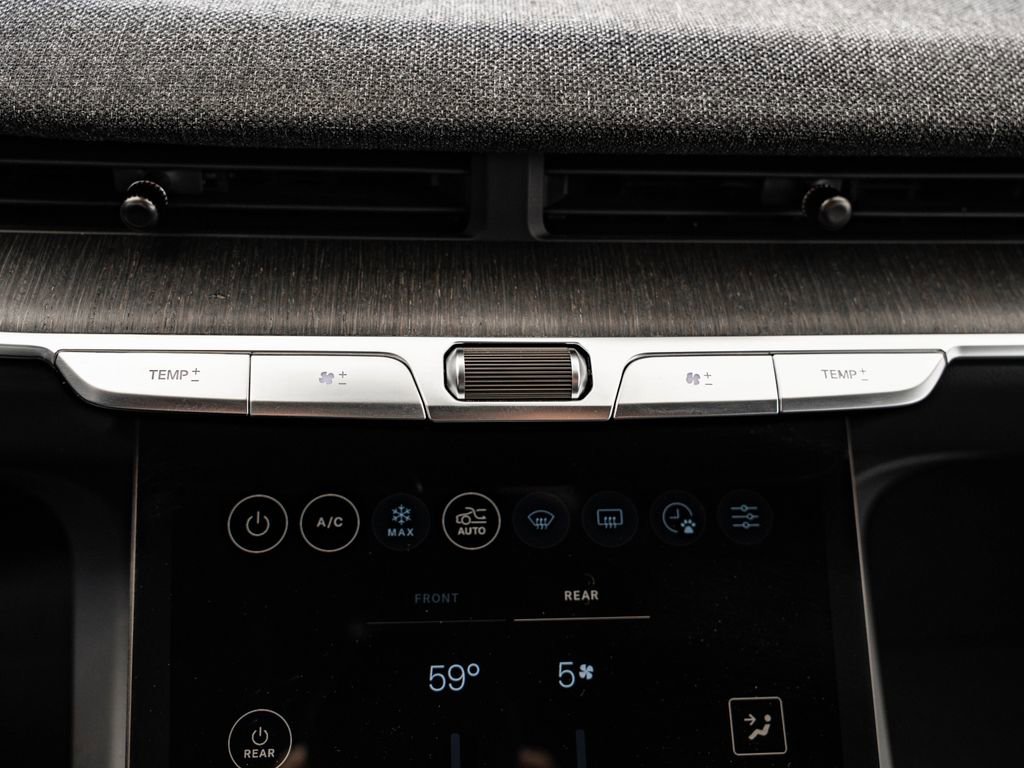 Used 2024 Lucid Air Touring image 36