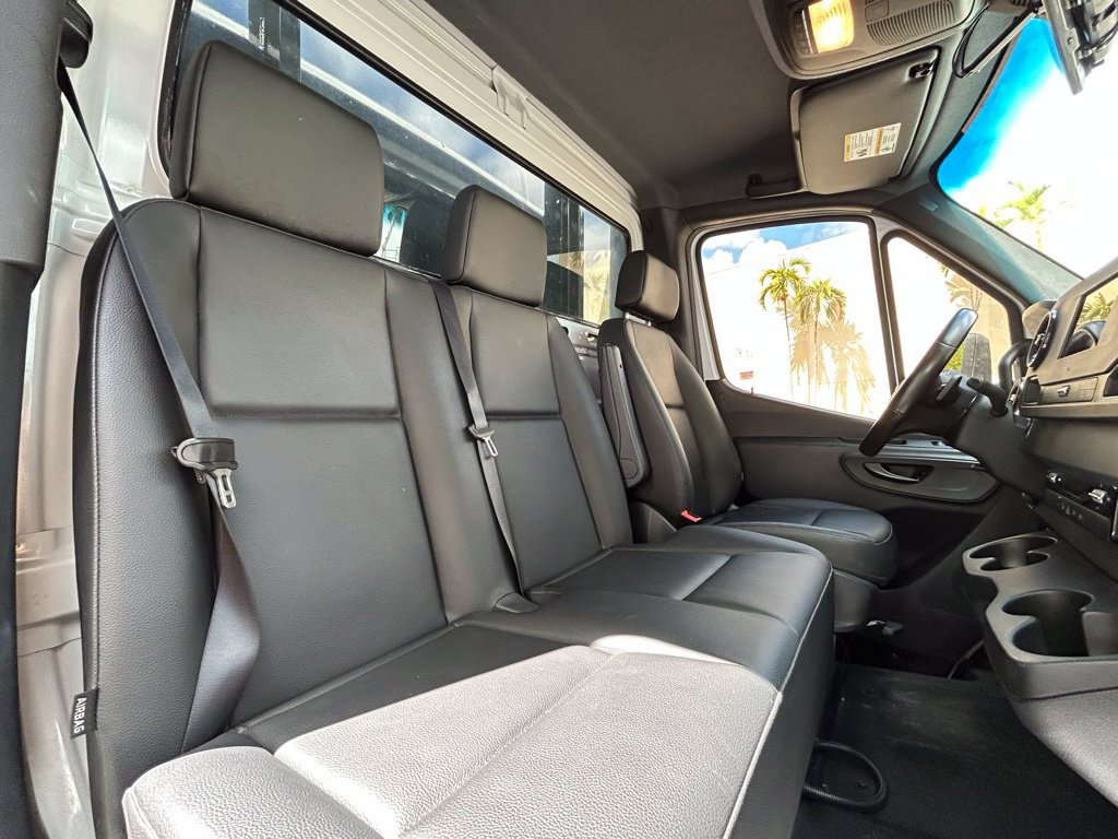 Used 2021 Mercedes-Benz Sprinter 4500 image 33
