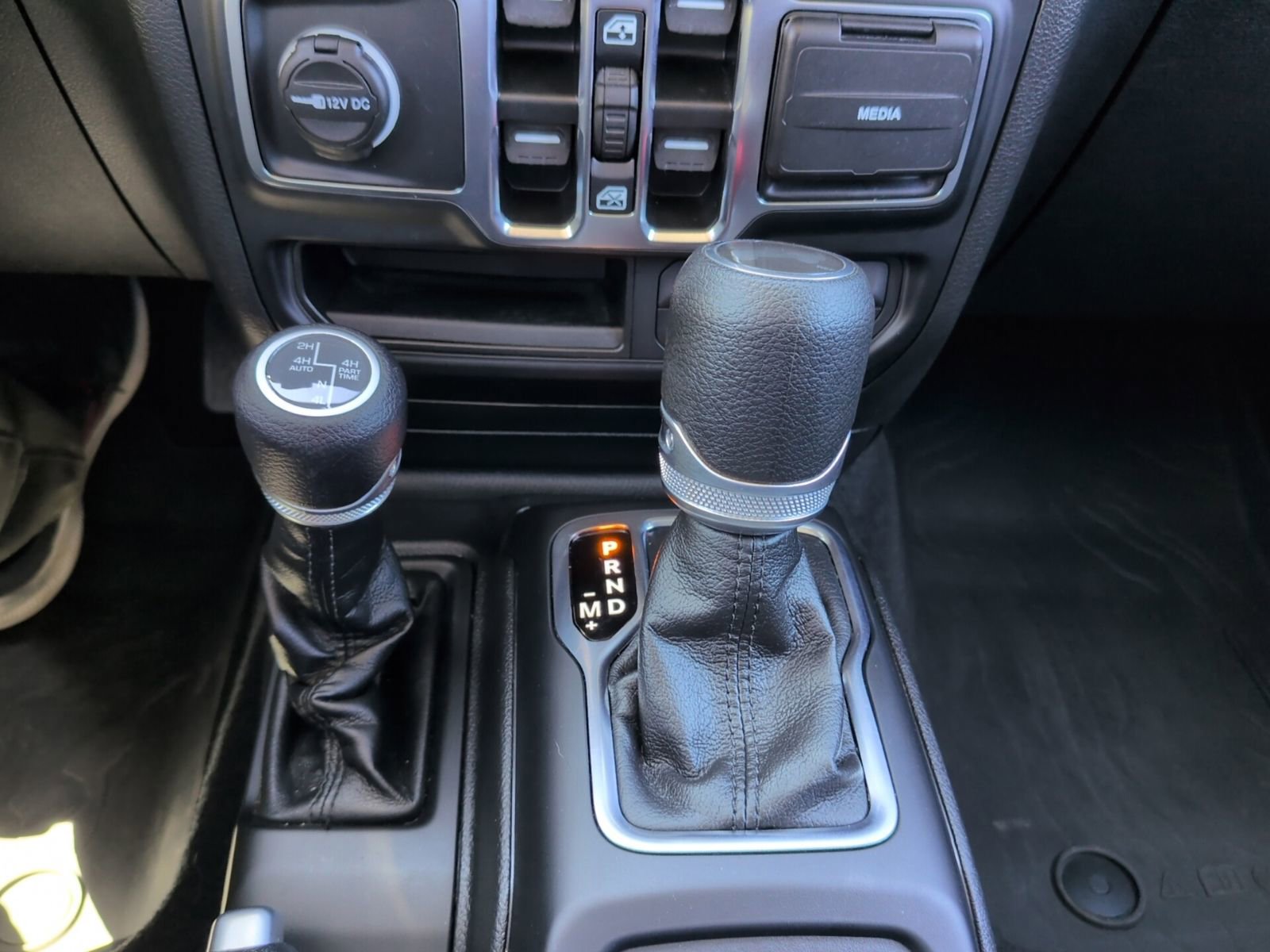 Used 2023 Jeep Wrangler Unlimited w/ Cold Weather Group AWD/4WD image 27