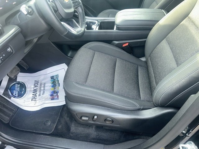 Used 2025 Chevrolet Traverse LT image 12