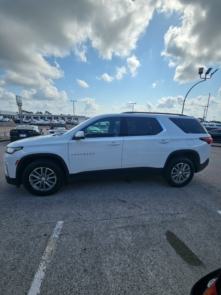 Used 2023 Chevrolet Traverse LT FWD image 4
