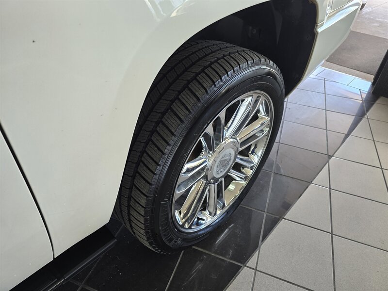 Used 2010 Cadillac Escalade ESV Premium AWD/4WD image 39