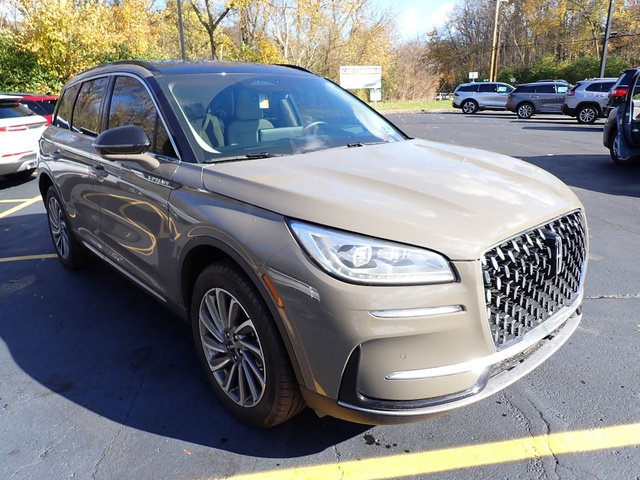 Certified 2025 Lincoln Corsair Reserve w/ Equipment Group 202A image 4