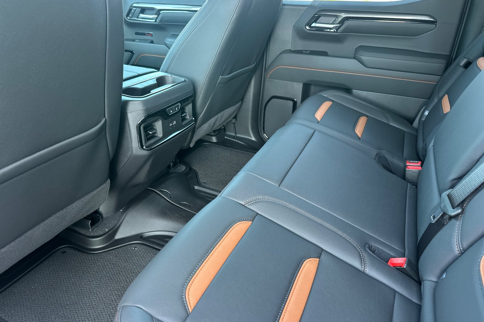 Used 2026 GMC Sierra 1500 AT4 w/ AT4 Premium Package AWD/4WD image 14