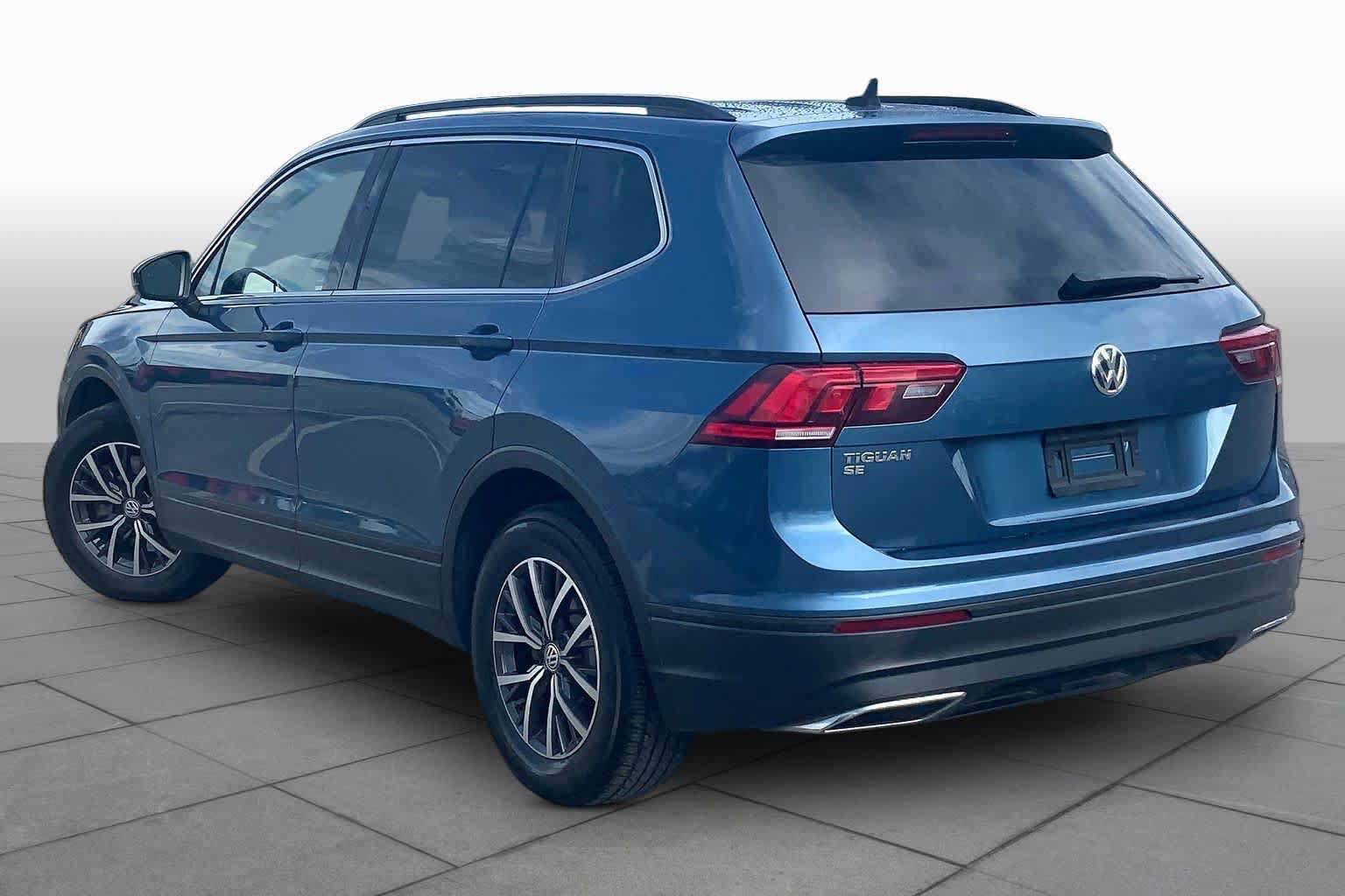 Used 2019 Volkswagen Tiguan SE w/ Panoramic Sunroof Package FWD image 12