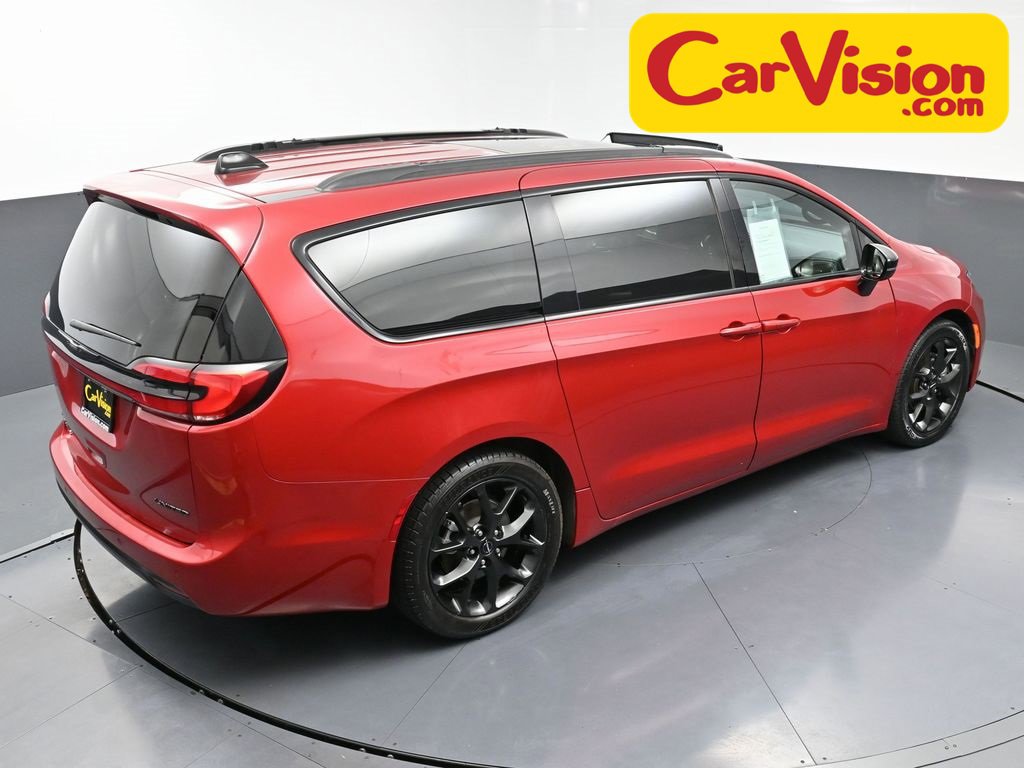 Used 2025 Chrysler Pacifica Limited image 50