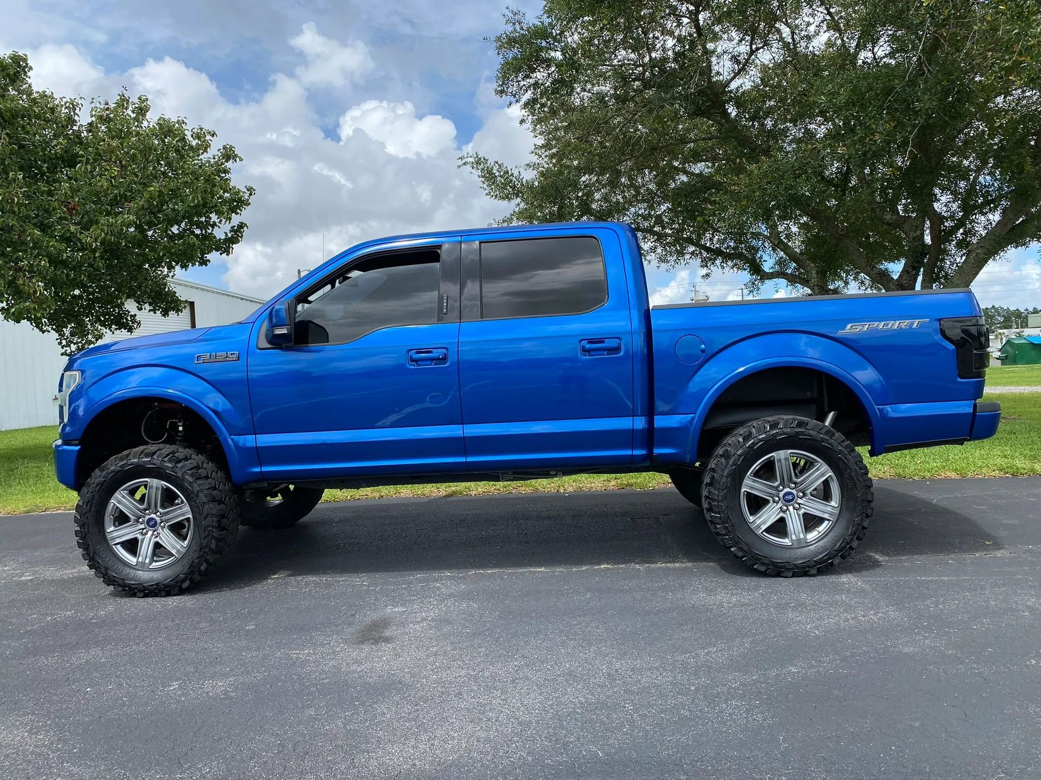 Used 2017 Ford F150 XLT w/ Equipment Group 302A Luxury RWD image 6
