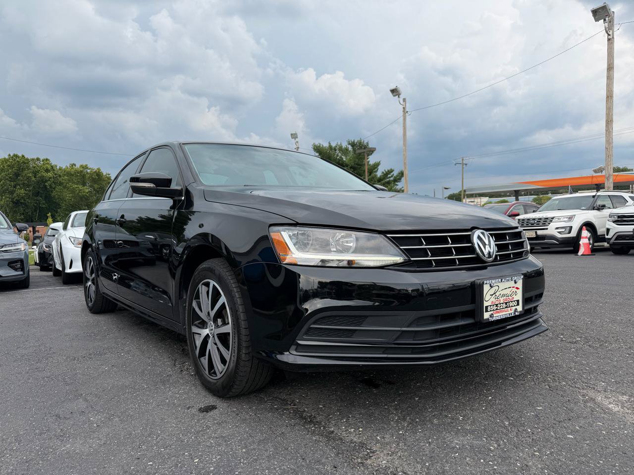 Used 2018 Volkswagen Jetta SE FWD image 3