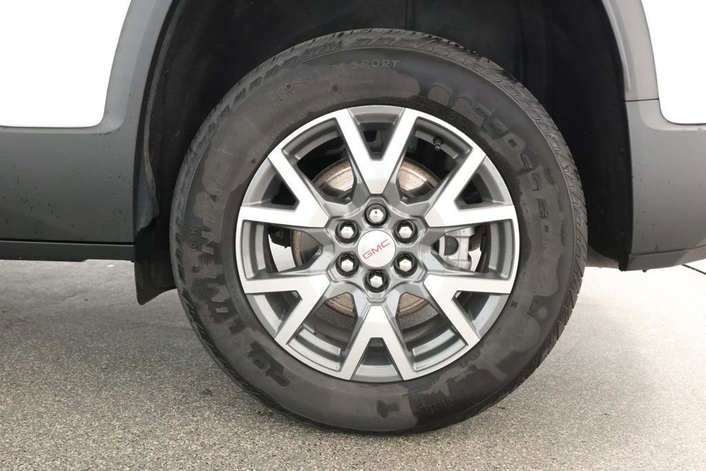 Used 2023 GMC Acadia SLE image 7