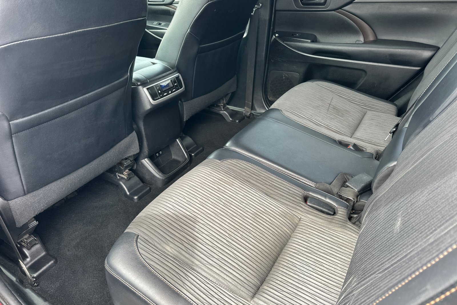 Certified 2019 Toyota Highlander Plus FWD image 12