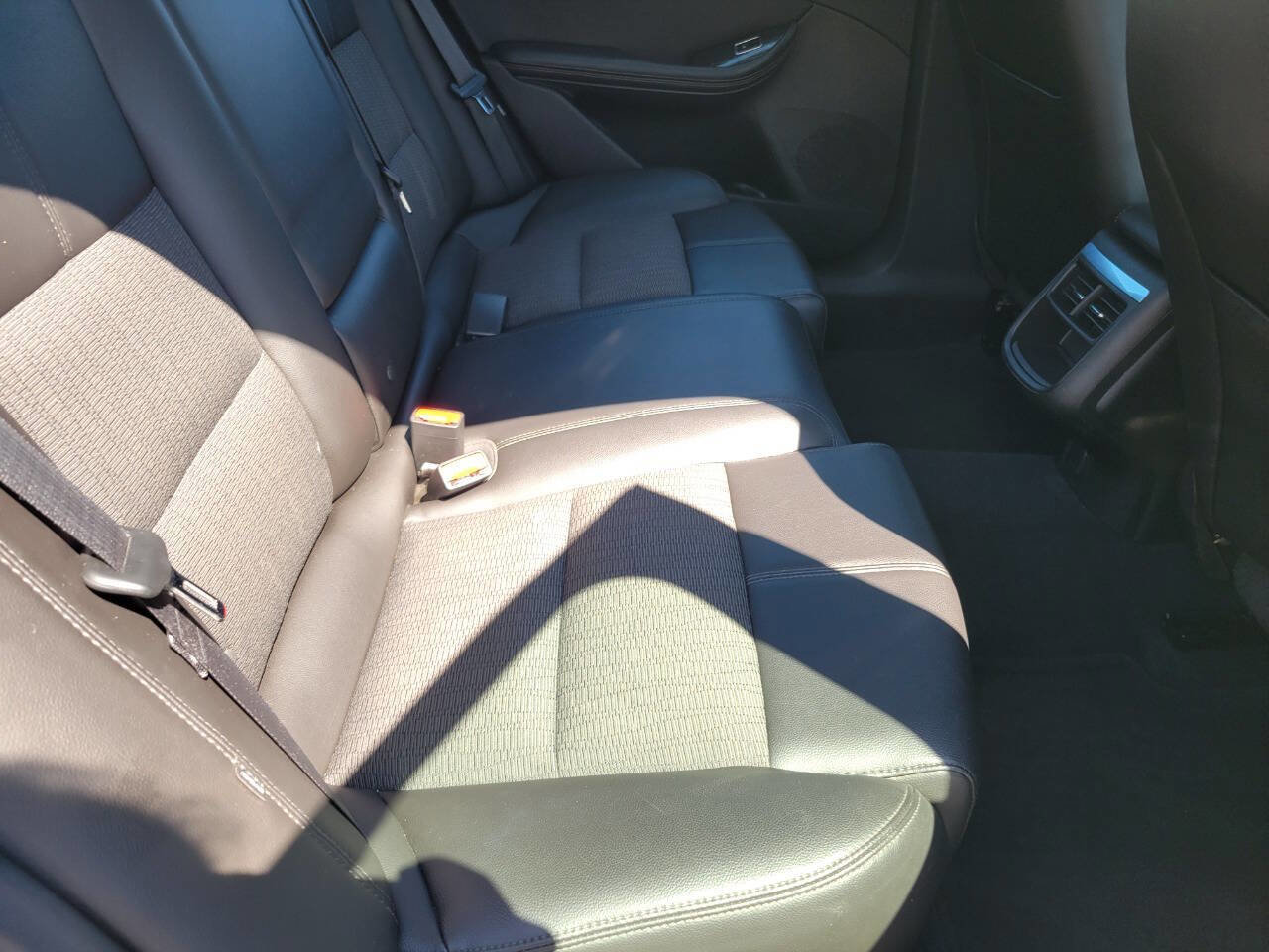 Used 2017 Chevrolet Impala LT image 29