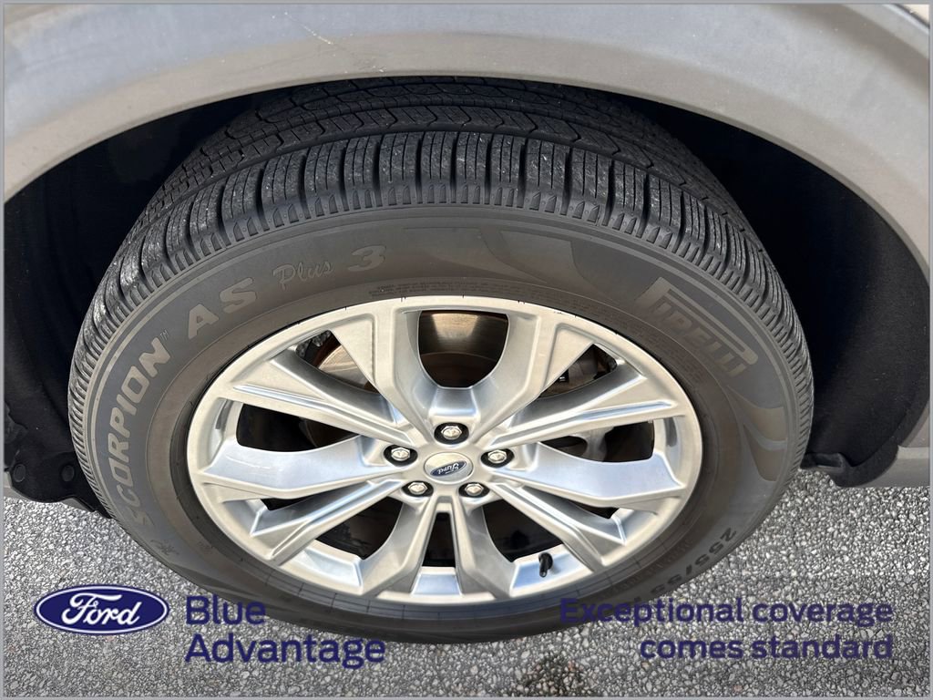 Used 2021 Ford Explorer Limited w/ Equipment Group 301A RWD image 12