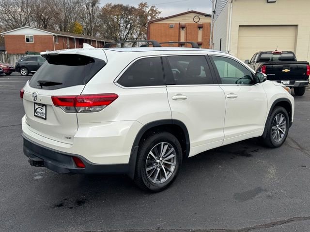 Used 2017 Toyota Highlander XLE image 8