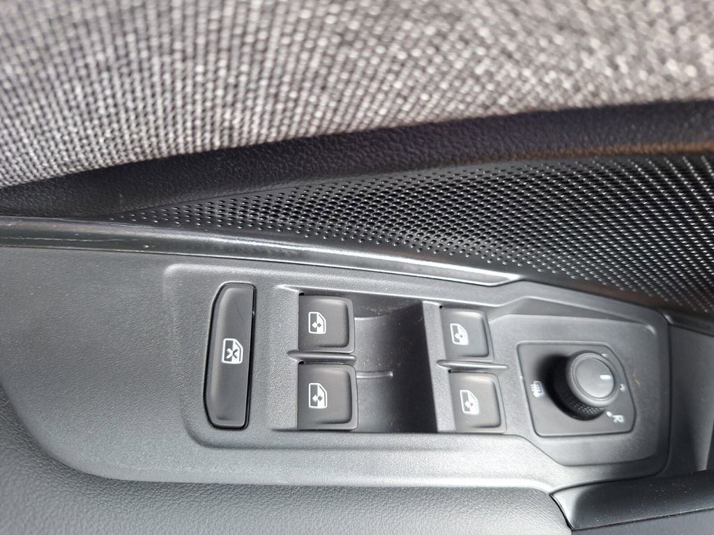 New 2026 Volkswagen Tiguan S image 19