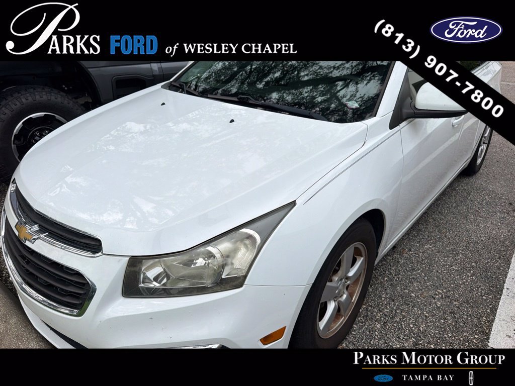 Used 2016 Chevrolet Cruze LT w/ Technology Package FWD image 3