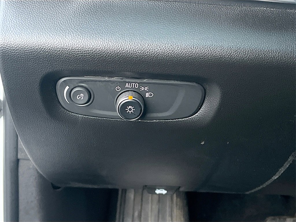 Used 2023 Chevrolet Traverse High Country image 10