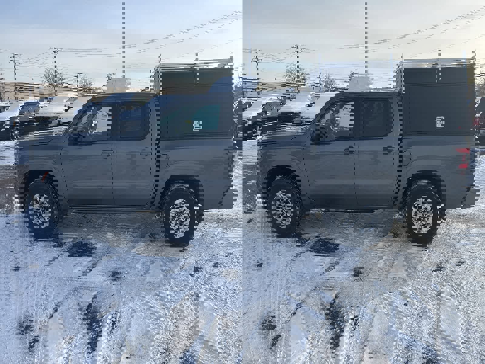 Used 2024 Nissan Frontier SV image 15