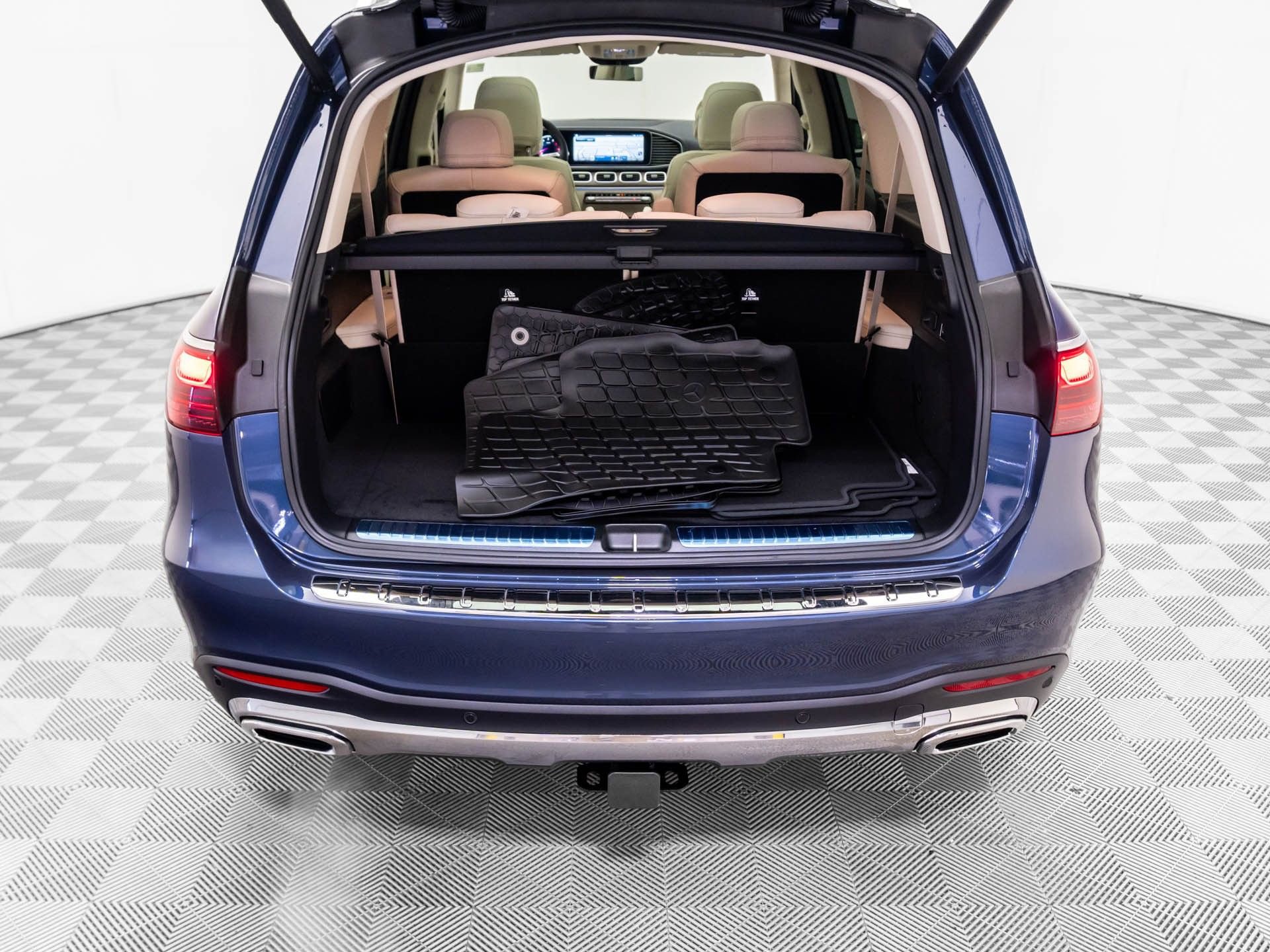 New 2026 Mercedes-Benz GLS 450 4MATIC image 38