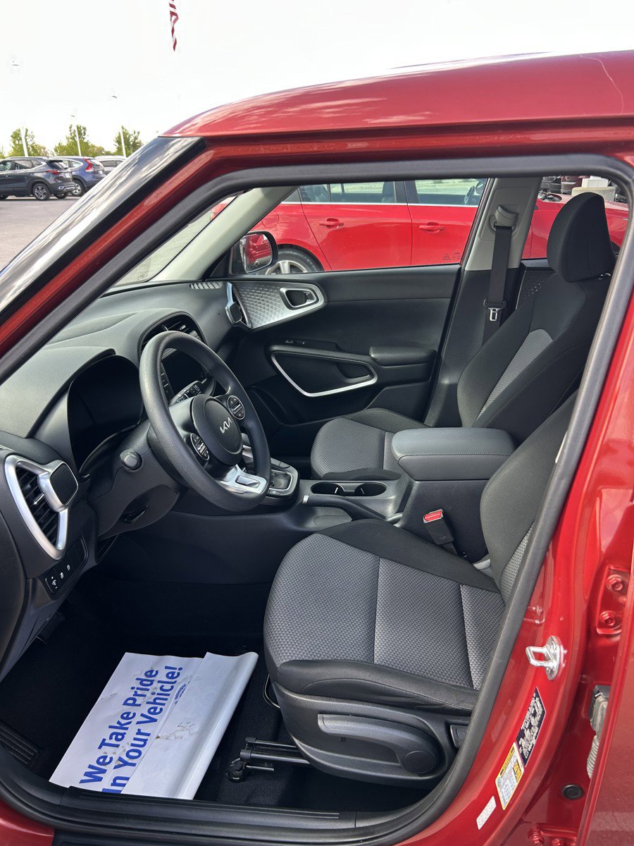 Used 2024 Kia Soul LX w/ Option Group 015 FWD image 11