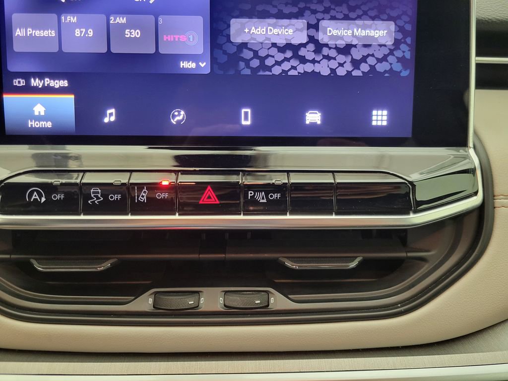 Used 2025 Jeep Compass Limited image 10