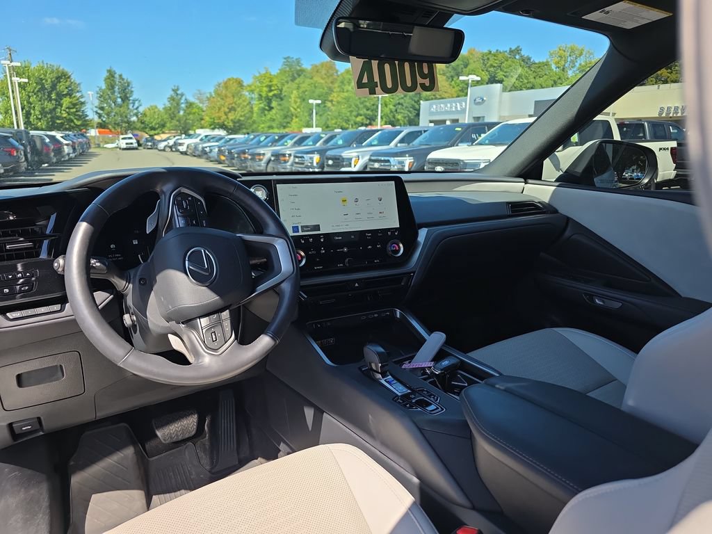 Used 2024 Lexus TX 350 AWD w/ Captains Chair Package image 18