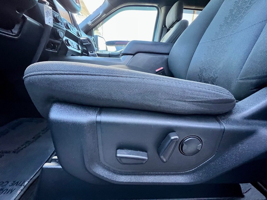 Used 2019 Ford F150 XLT w/ Equipment Group 302A Luxury AWD/4WD image 35