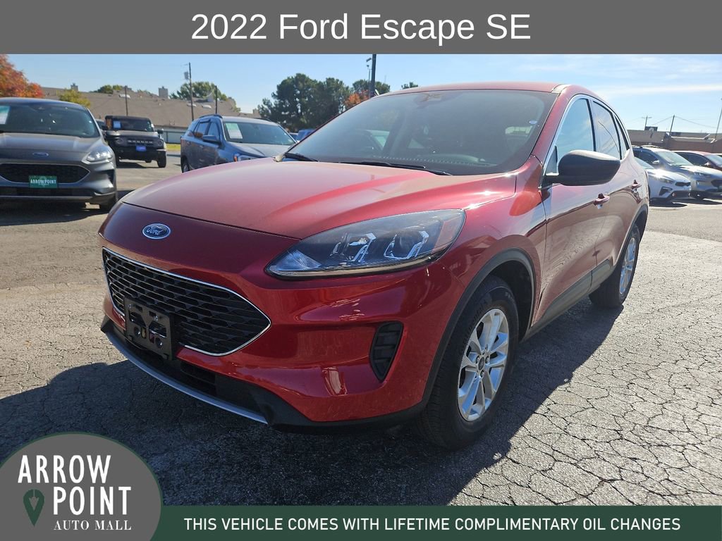Used 2022 Ford Escape SE w/ Cold Weather Package image 4