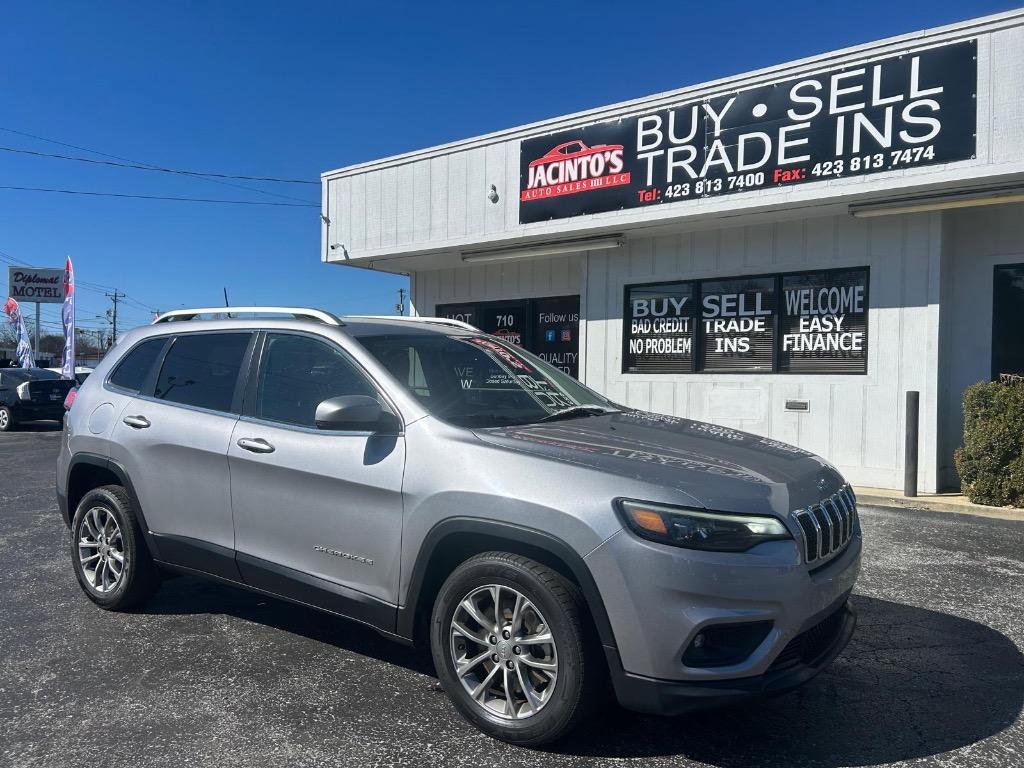 Used 2019 Jeep Cherokee Latitude Plus image 2