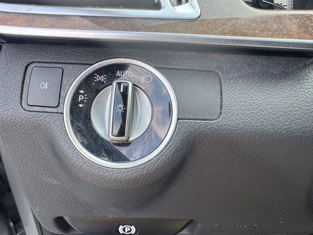 Used 2014 Mercedes-Benz E 550 4MATIC Sedan image 13