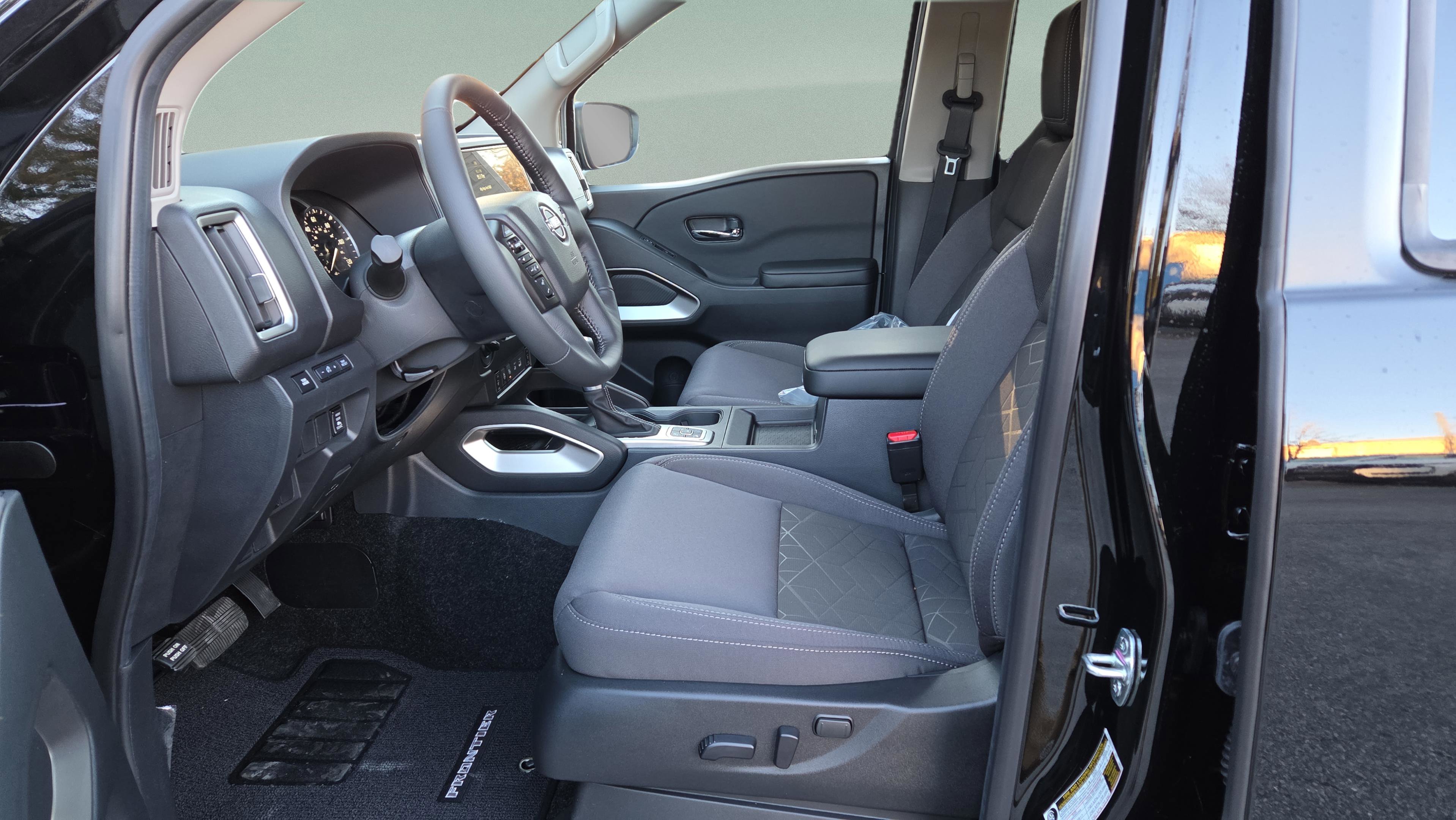 New 2026 Nissan Frontier SV w/ SV Convenience Package AWD/4WD image 11