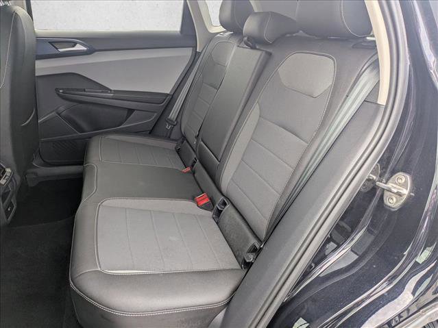 Used 2024 Volkswagen Taos SE FWD image 18