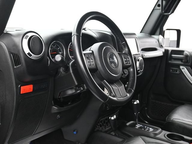 Used 2017 Jeep Wrangler Unlimited Rubicon AWD/4WD image 15