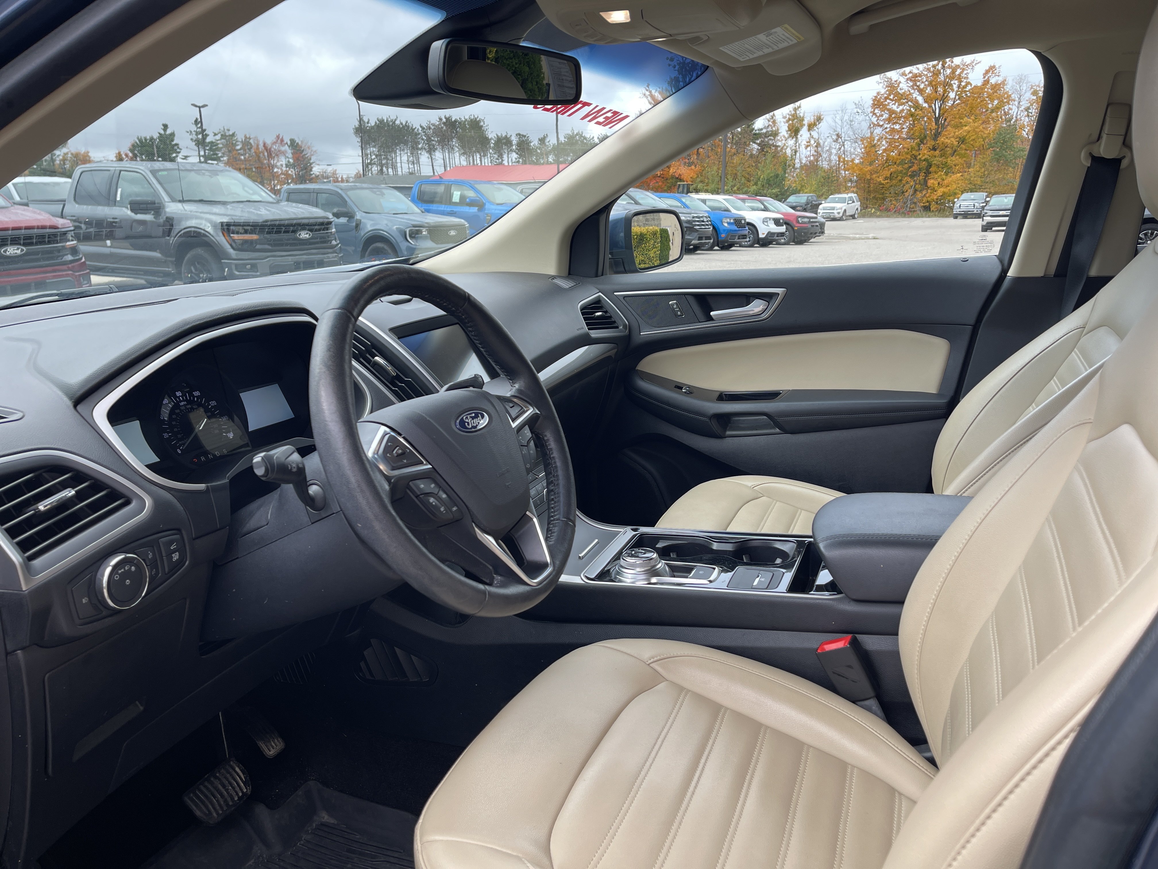 Used 2019 Ford Edge SEL w/ Equipment Group 201A AWD/4WD image 11