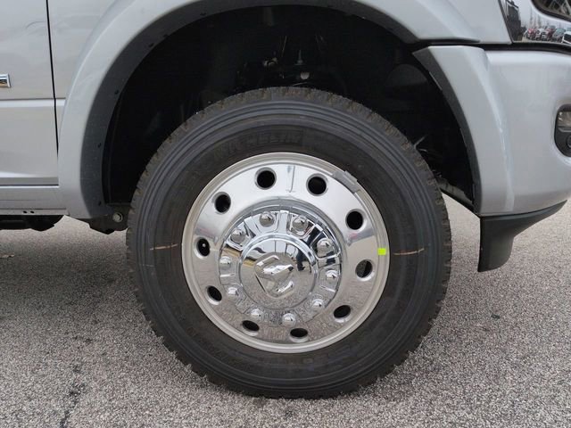 New 2026 RAM 4500 4x4 Crew Cab DRW w/ Laramie Trim Package image 10