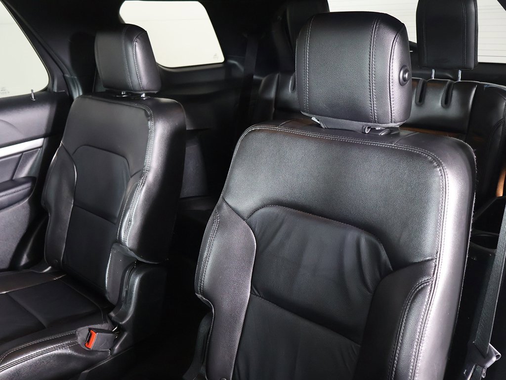 Used 2018 Ford Explorer XLT w/ Equipment Group 202A image 30