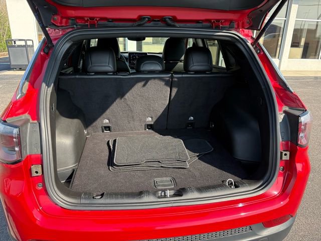 Used 2024 Jeep Compass Latitude image 23