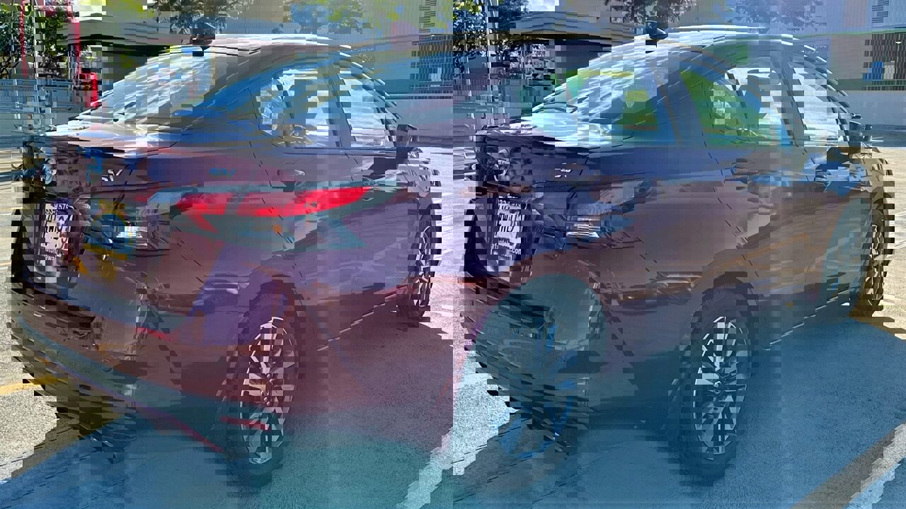 Used 2020 Nissan Versa SV image 8