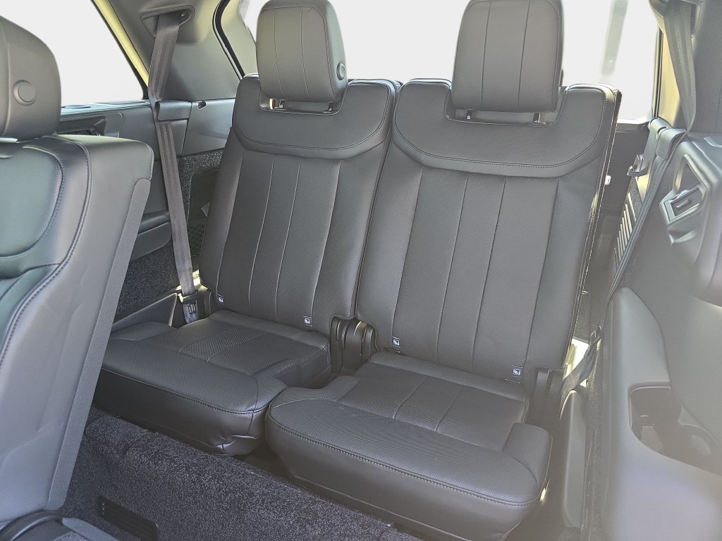 New 2026 Land Rover Range Rover Long Wheelbase SE AWD/4WD image 13