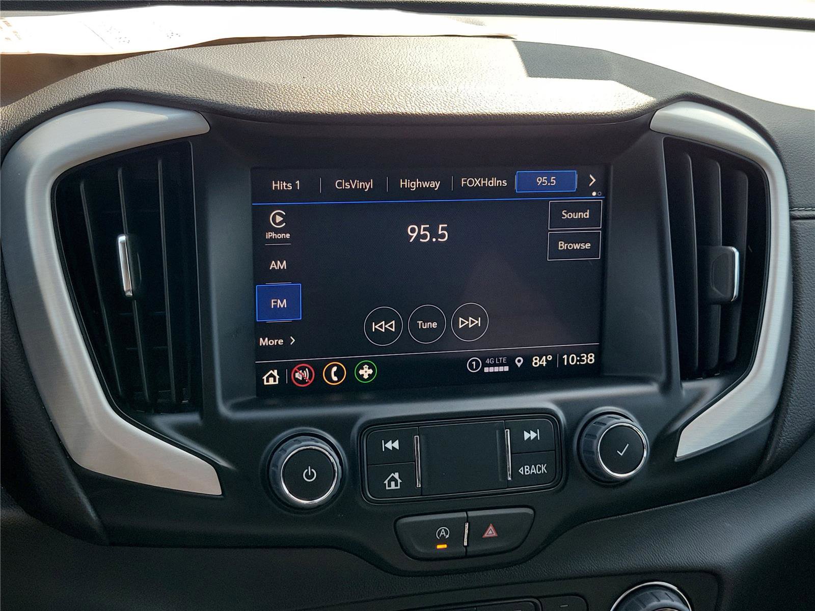 Used 2024 GMC Terrain SLT AWD/4WD image 28